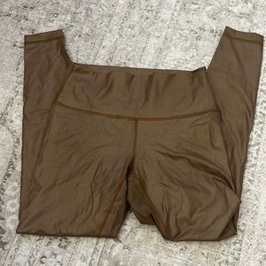 Women’s Lululemon metallic leggings sz8